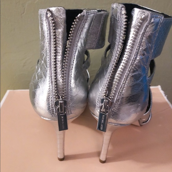 Michael Kors heels - Picture 2 of 4